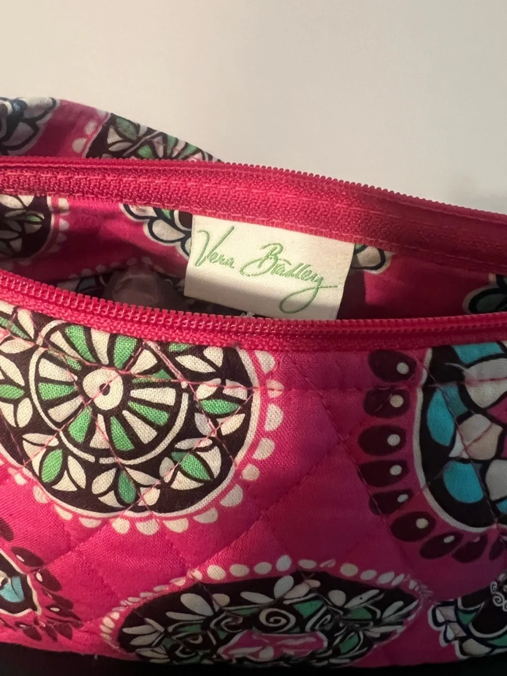 Vera Bradley Quilted Cosmetic Bag No Callouts - Picture 7 of 16